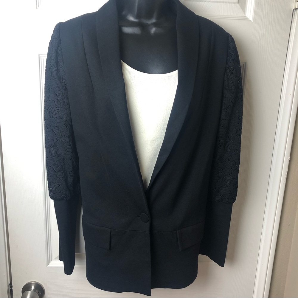 SUPPLY & DEMAND EUC Black Blazer with lined lace sleeves and wide cuffs Sz Large